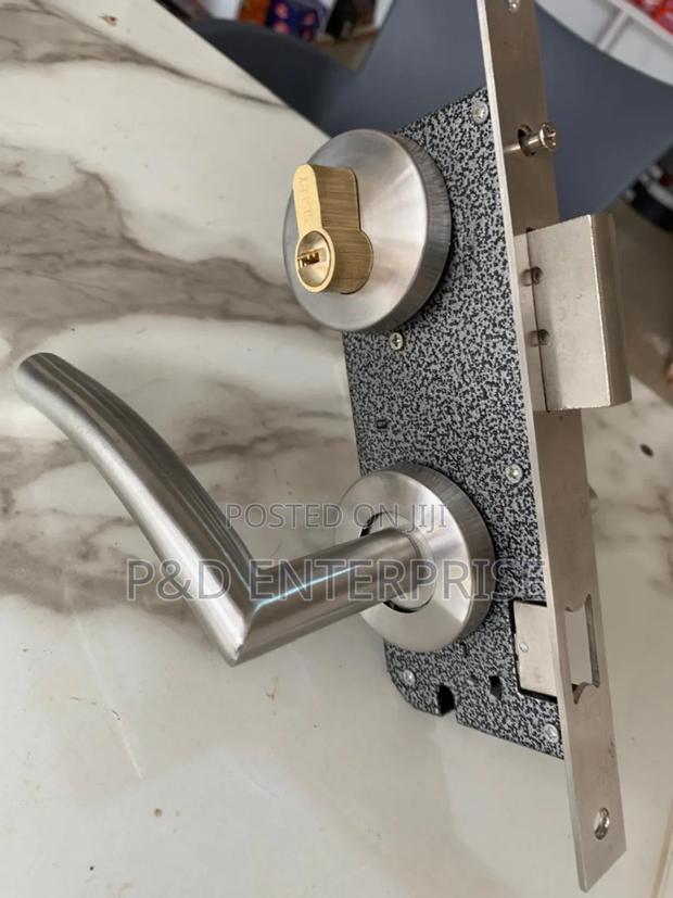 Quality Door Lock With Stainless Steel Separate Handles. · Photo 4