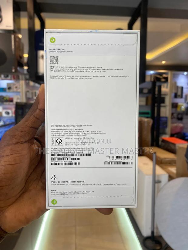 New Apple iPhone 17 Pro Max 256 GB Blue · Photo 2