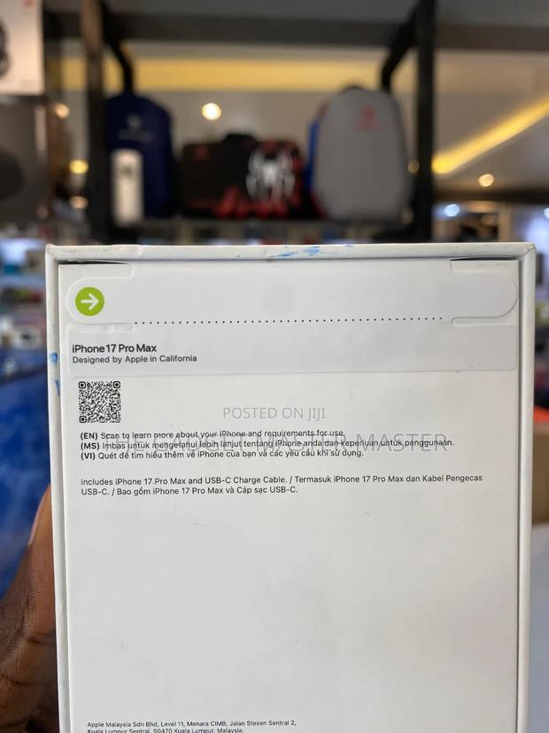 New Apple iPhone 17 Pro Max 256 GB Blue · Photo 3