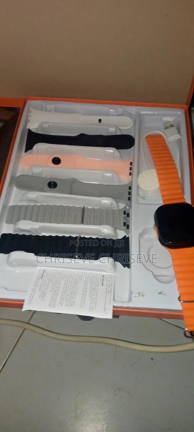 Smart Watch With 7 Straps photo 4