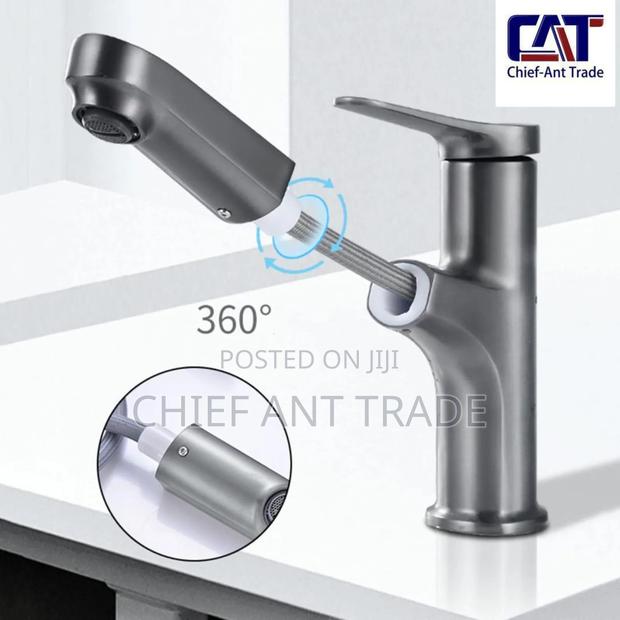 Pull to Spray Faucet. Universal · Photo 2