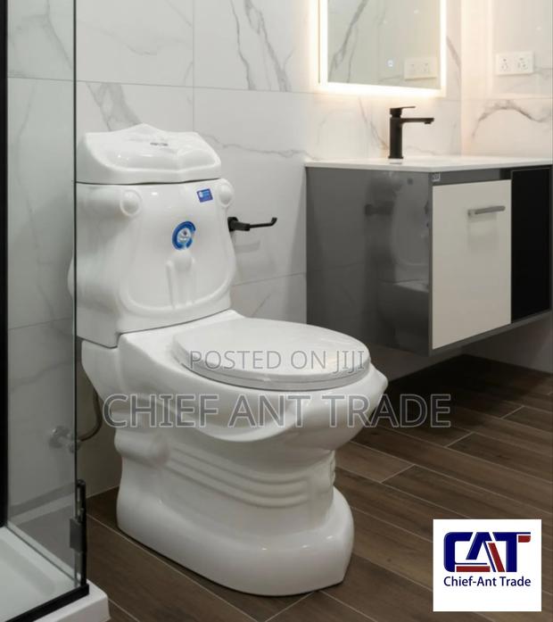 Trophy Toilet Wc · Photo 3