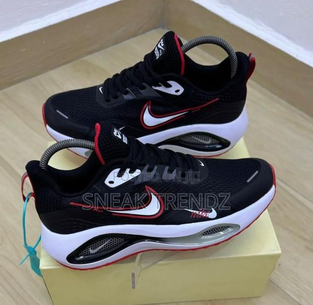 Nike Air Running Og Black Red and White · Photo 3
