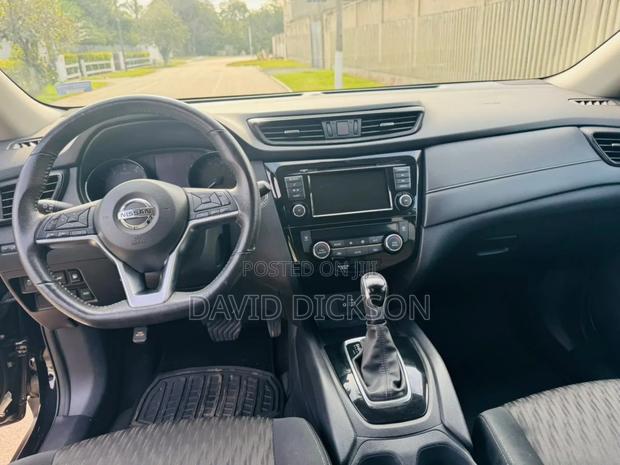 Nissan Rogue SV AWD 2018 Black