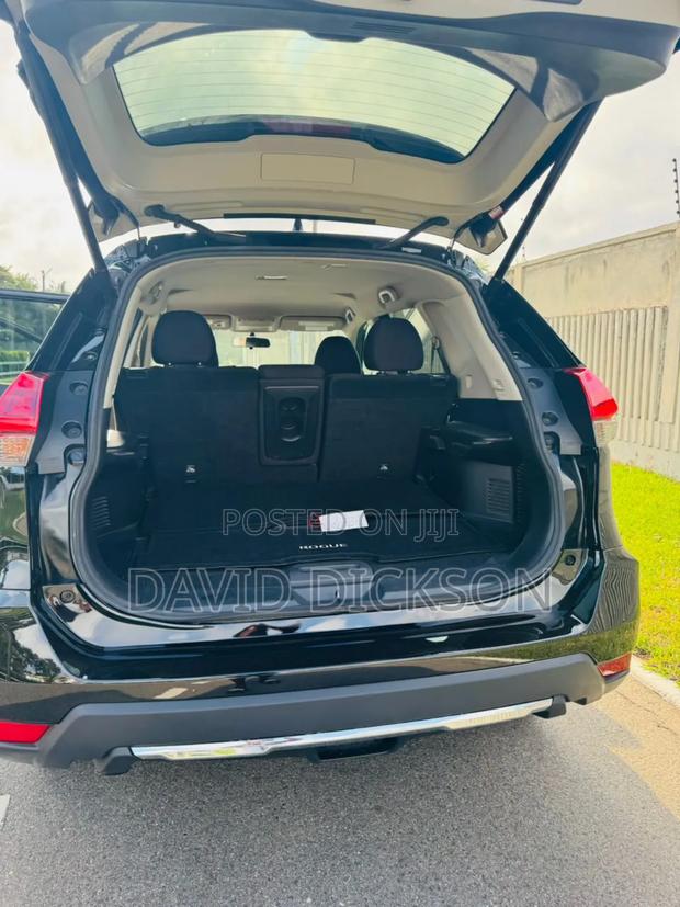 Nissan Rogue SV AWD 2018 Black