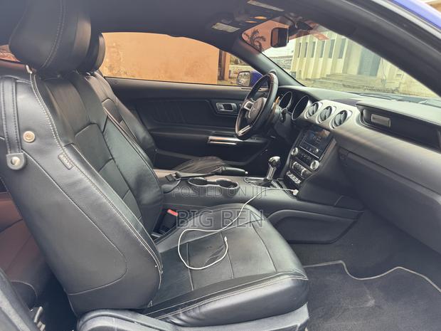 Ford Mustang GT Fastback 2018 Blue