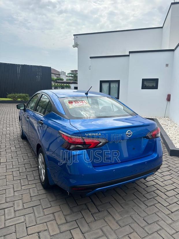 Nissan Versa S 2022 Blue