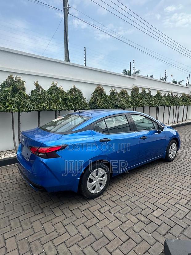 Nissan Versa S 2022 Blue
