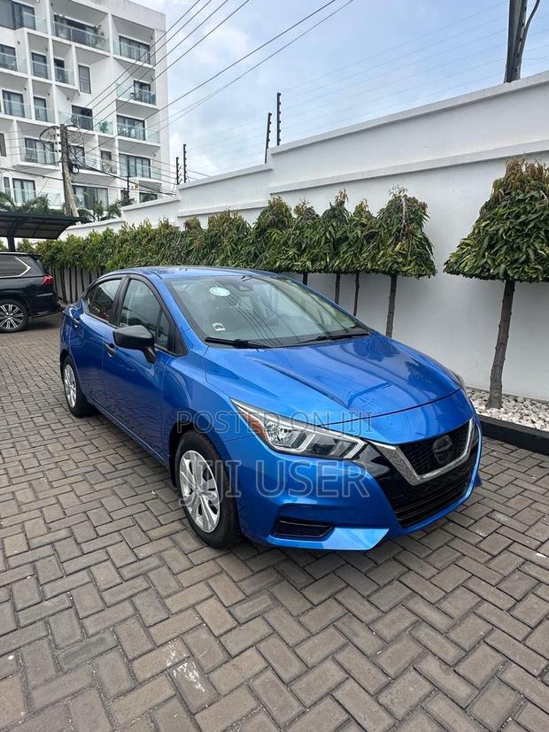 Nissan Versa S 2022 Blue