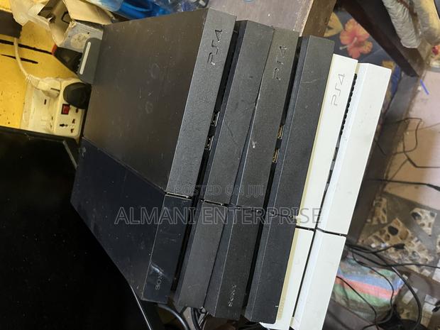 Ps4 Standard 500 Gig Fc 26 With Other 3 Games