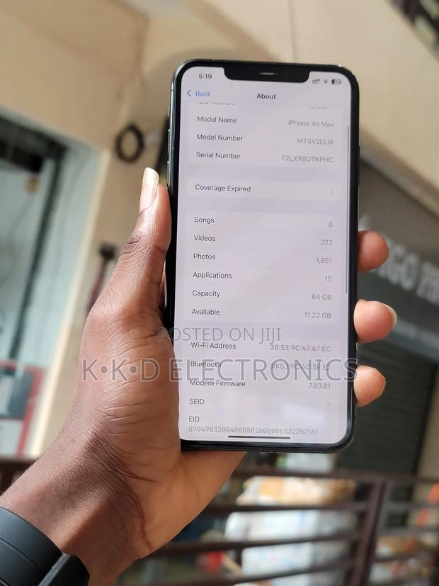 Apple iPhone XS Max 64 GB Black photo 2
