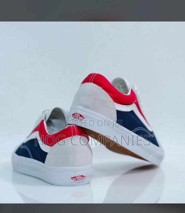 Vans Sneakers · Photo 3