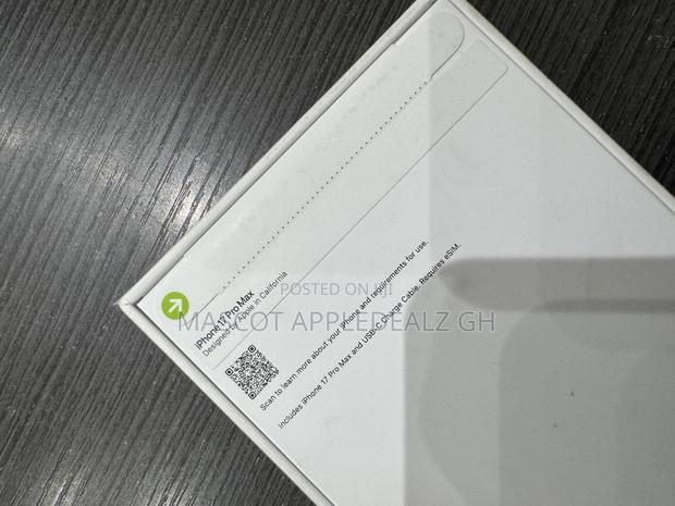 New Apple iPhone 17 Pro Max 512 GB Blue · Photo 2