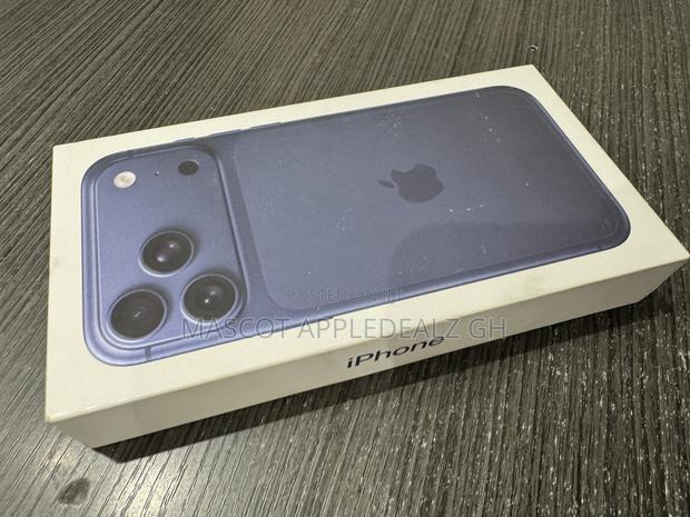 New Apple iPhone 17 Pro Max 512 GB Blue · Photo 1