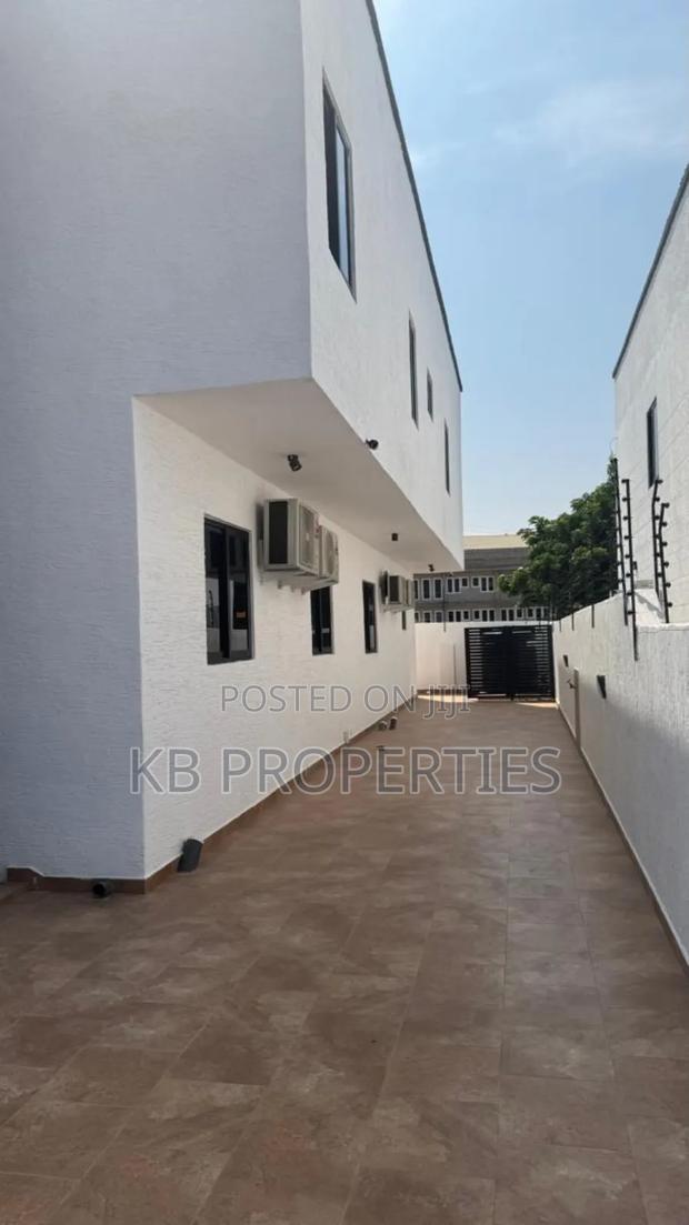 4bdrm House in Kb Properties, Spintex for rent · Photo 4