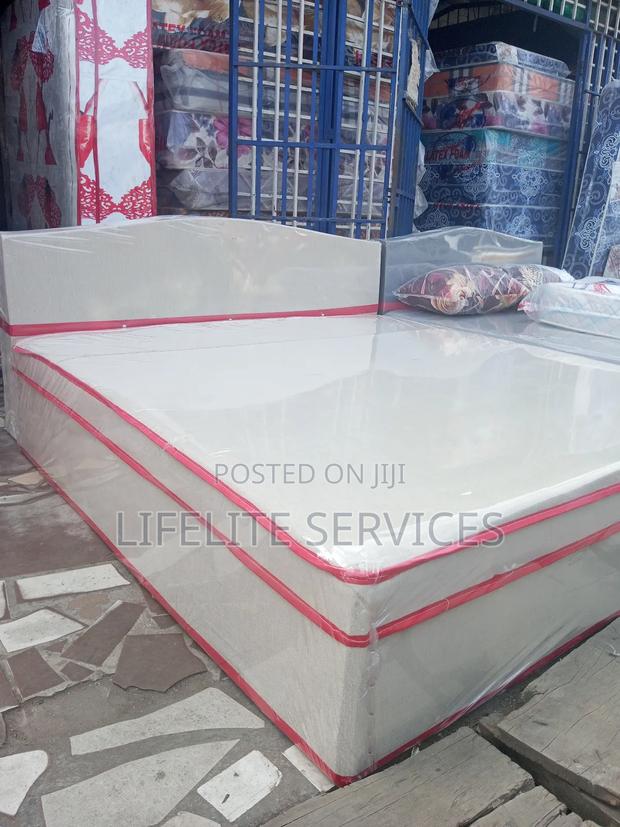 Inbuilt Foam Bed + Head Stands-Queens Size