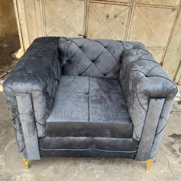 Single Sofa · Photo 3