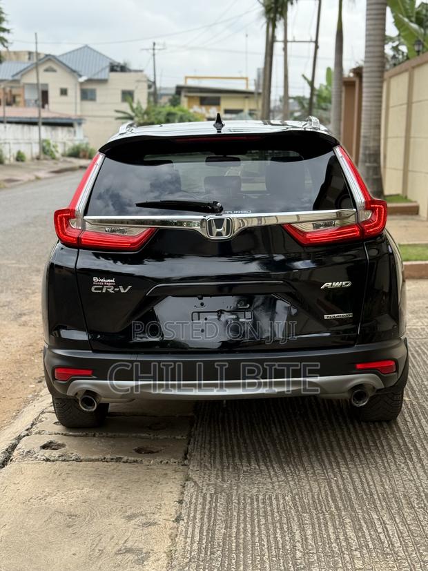 Honda CR-V Touring AWD 2019 Black photo 2