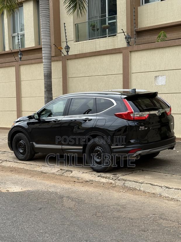 Honda CR-V Touring AWD 2019 Black photo 5