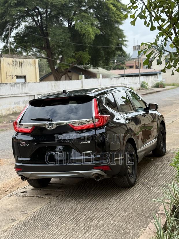 Honda CR-V Touring AWD 2019 Black photo 6