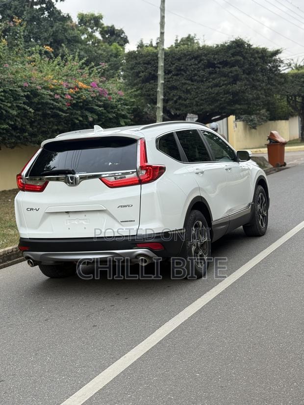 Honda CR-V Touring 4dr SUV AWD (1.5L 4cyl CVT) 2017 White photo 5