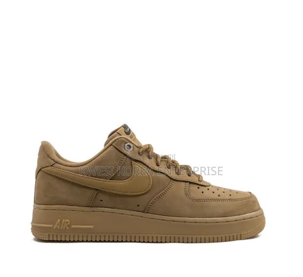 Nike Men Sneakers · Photo 4
