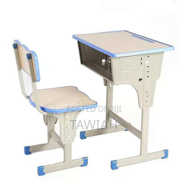 Students Tables and Chairs · Photo 3
