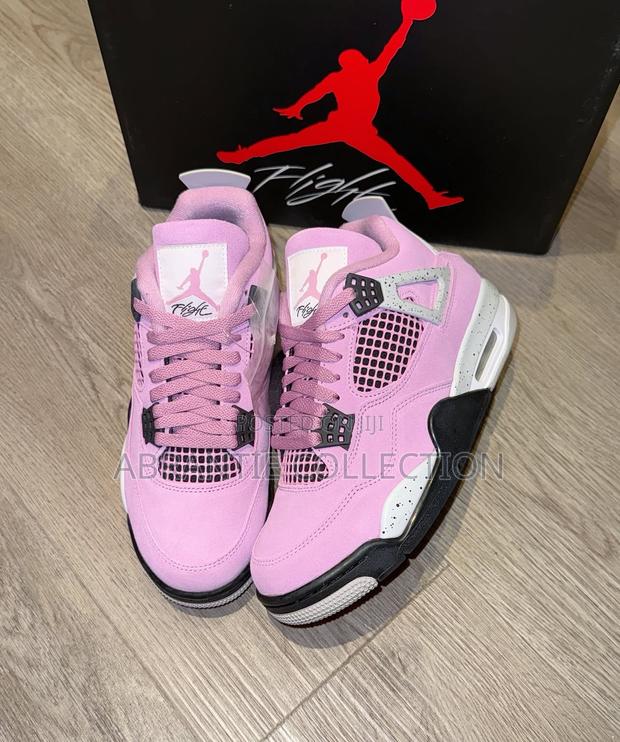 Air Jordan Retro 4 Orchid · Photo 3