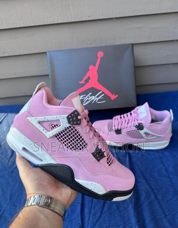 Air Jordan Retro 6 Orchid · Photo 4