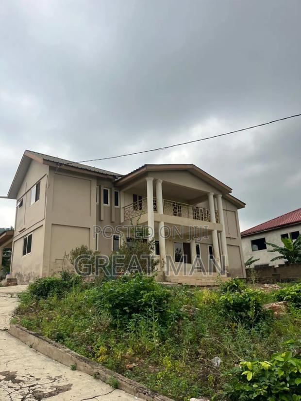 9bdrm House in Dodowa for sale · Photo 1