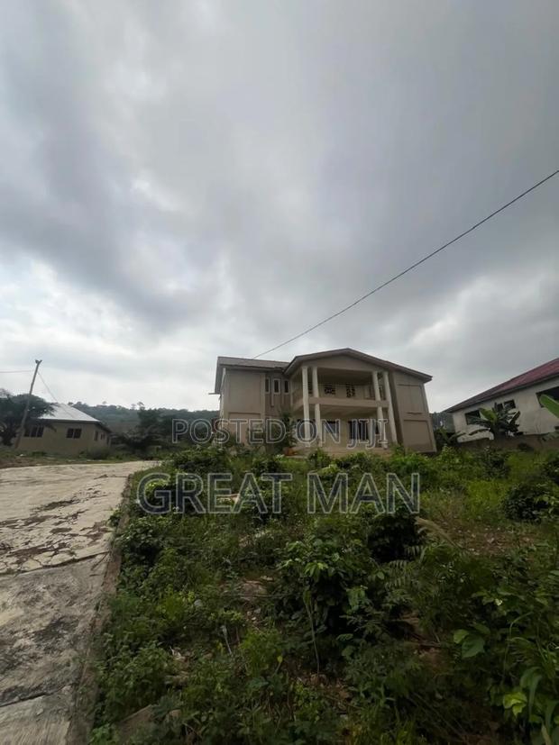 9bdrm House in Dodowa for sale · Photo 2