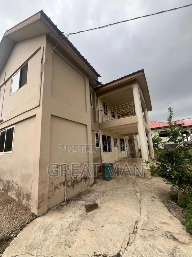 9bdrm House in Dodowa for sale · Photo 3