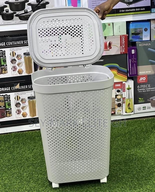 Laundry Basket With Lid Wheels · Photo 4