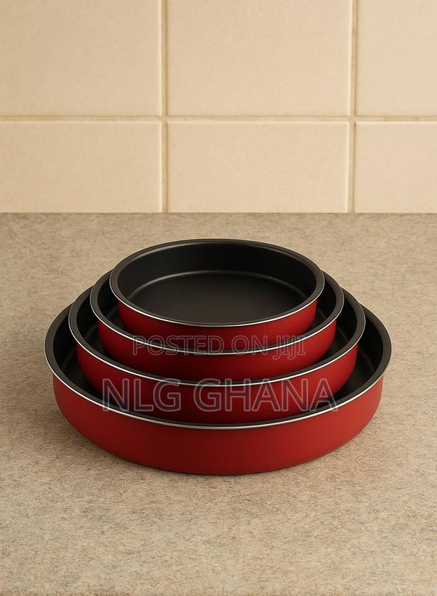 Professional Non-Stick Round Cake Pan Set, Heavy-Duty. Ghx6823 · Photo 1