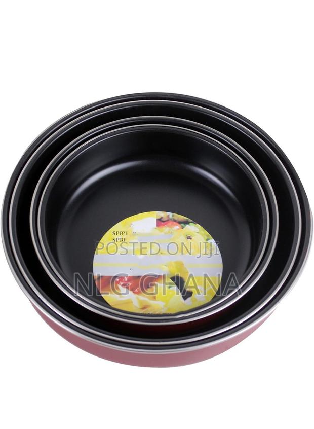 Professional Non-Stick Round Cake Pan Set, Heavy-Duty. Ghx6823 · Photo 2