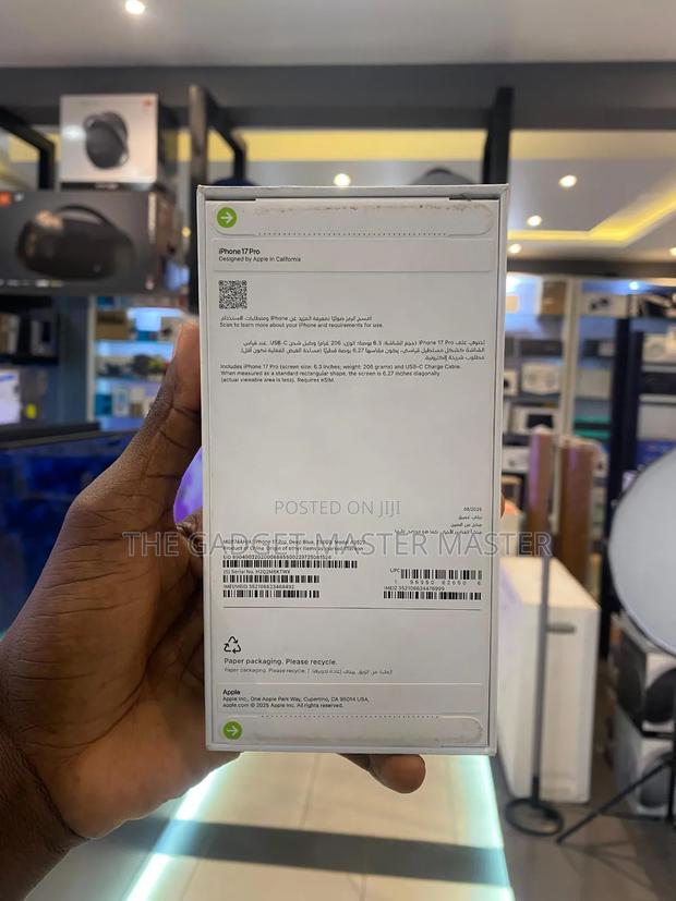 New Apple iPhone 17 Pro 256 GB Blue · Photo 2