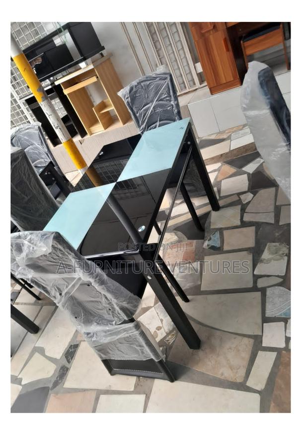 Dami Dining Table · Photo 2