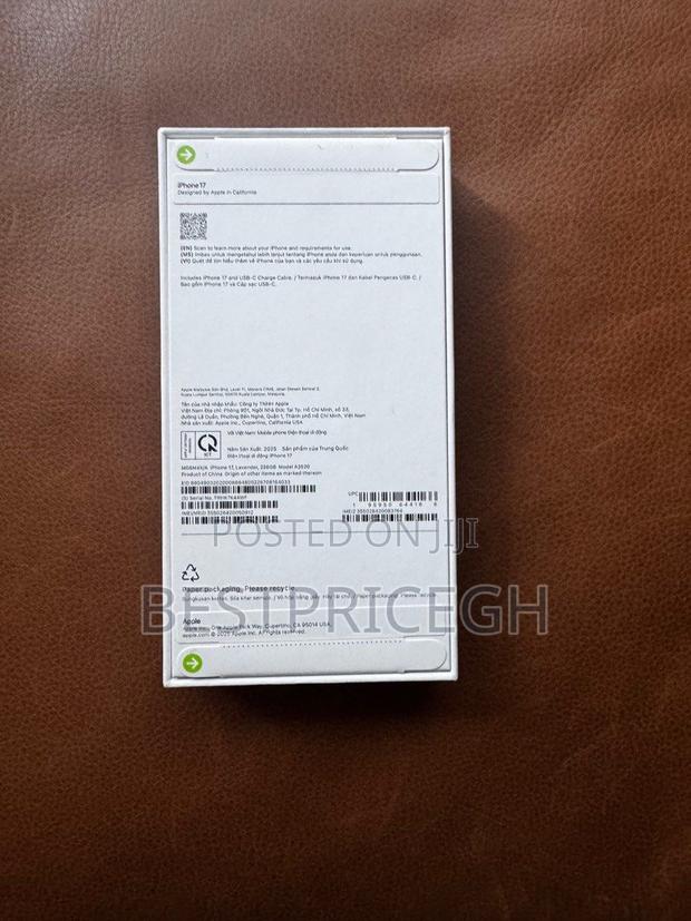 New Apple iPhone 17 256 GB Blue · Photo 2