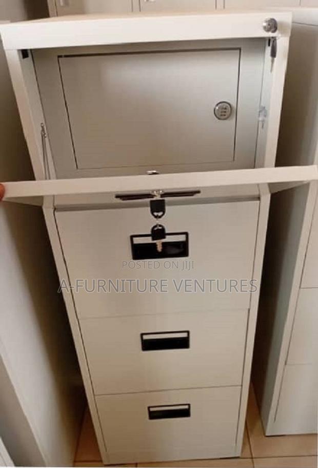 4 Drawer Cabinet With Safe · Photo 2