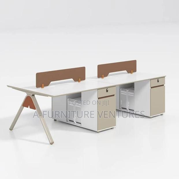 Wooden Workstation · Photo 2