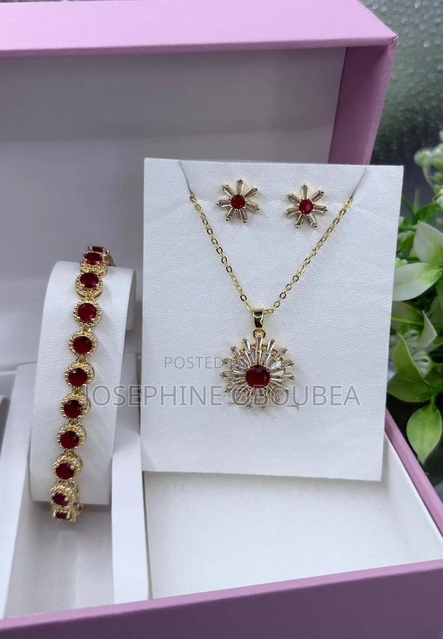 Set of Ladies Necklace