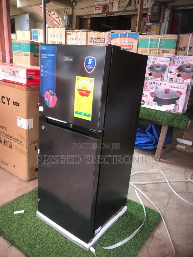 Midea Durable Double Door Fridge 127 Litres photo 2