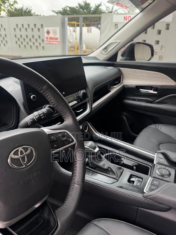 Toyota Grand Highlander Limited AWD 2024 Red