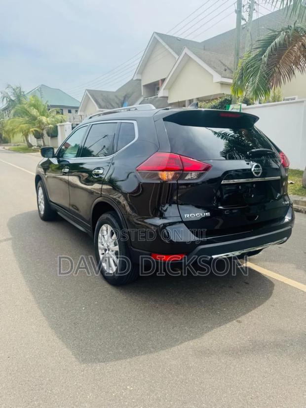Nissan Rogue SV AWD 2018 Black