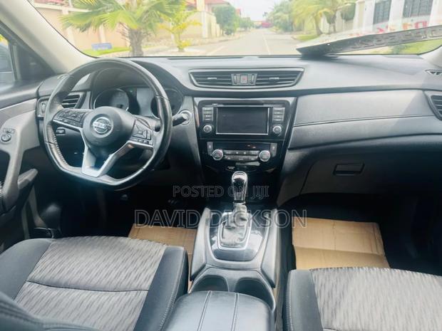 Nissan Rogue SV AWD 2018 Black