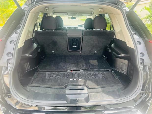 Nissan Rogue SV AWD 2018 Black