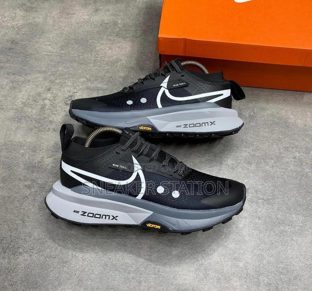 Nike Pegasus Trail Sneakers · Photo 3