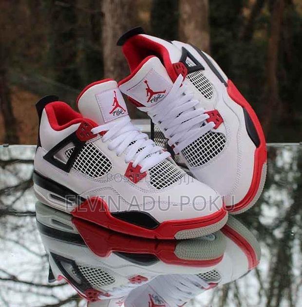 Off-white Air Jordan 4 Retro Sp "Sail" · Photo 3