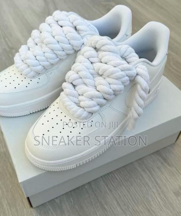 Nike Air Force 1 All White Big Laces · Photo 4