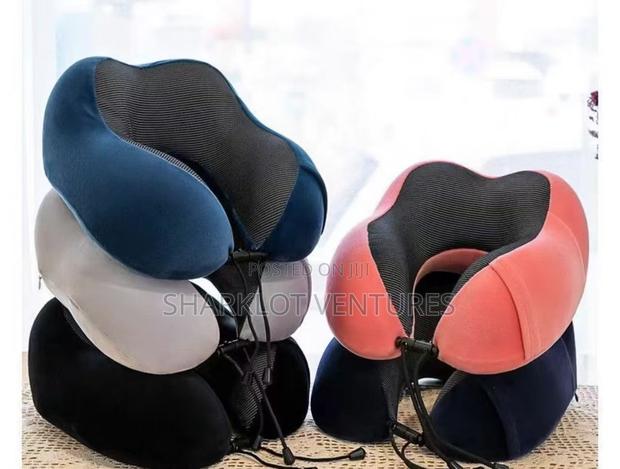 Super Comfy Premium Neck Pillow photo 3